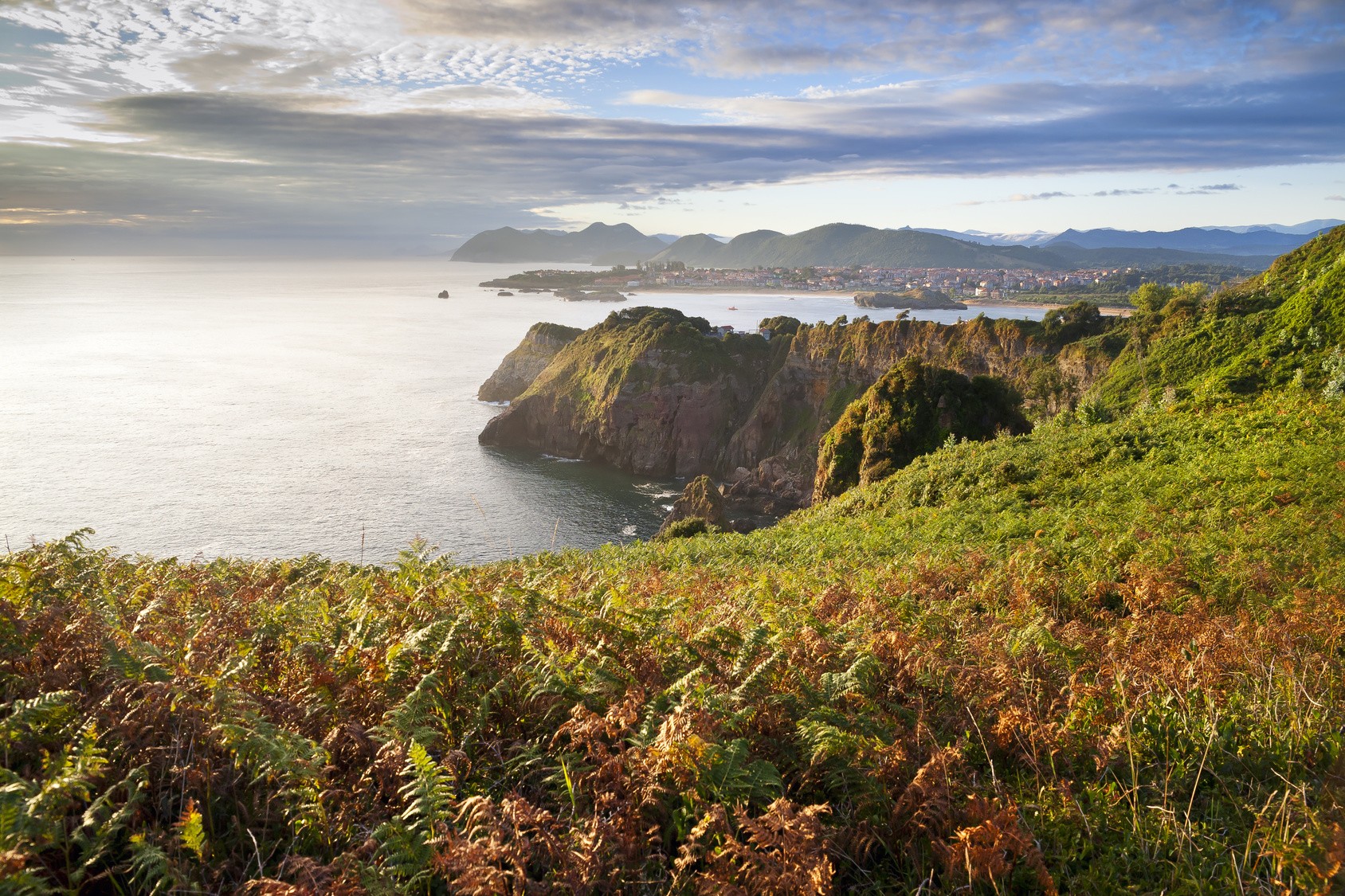 Randonnée Le Pays Basque, de Bilbao à Santillana del Mar - Rando accompagnée 7j | Cie Sentiers ...